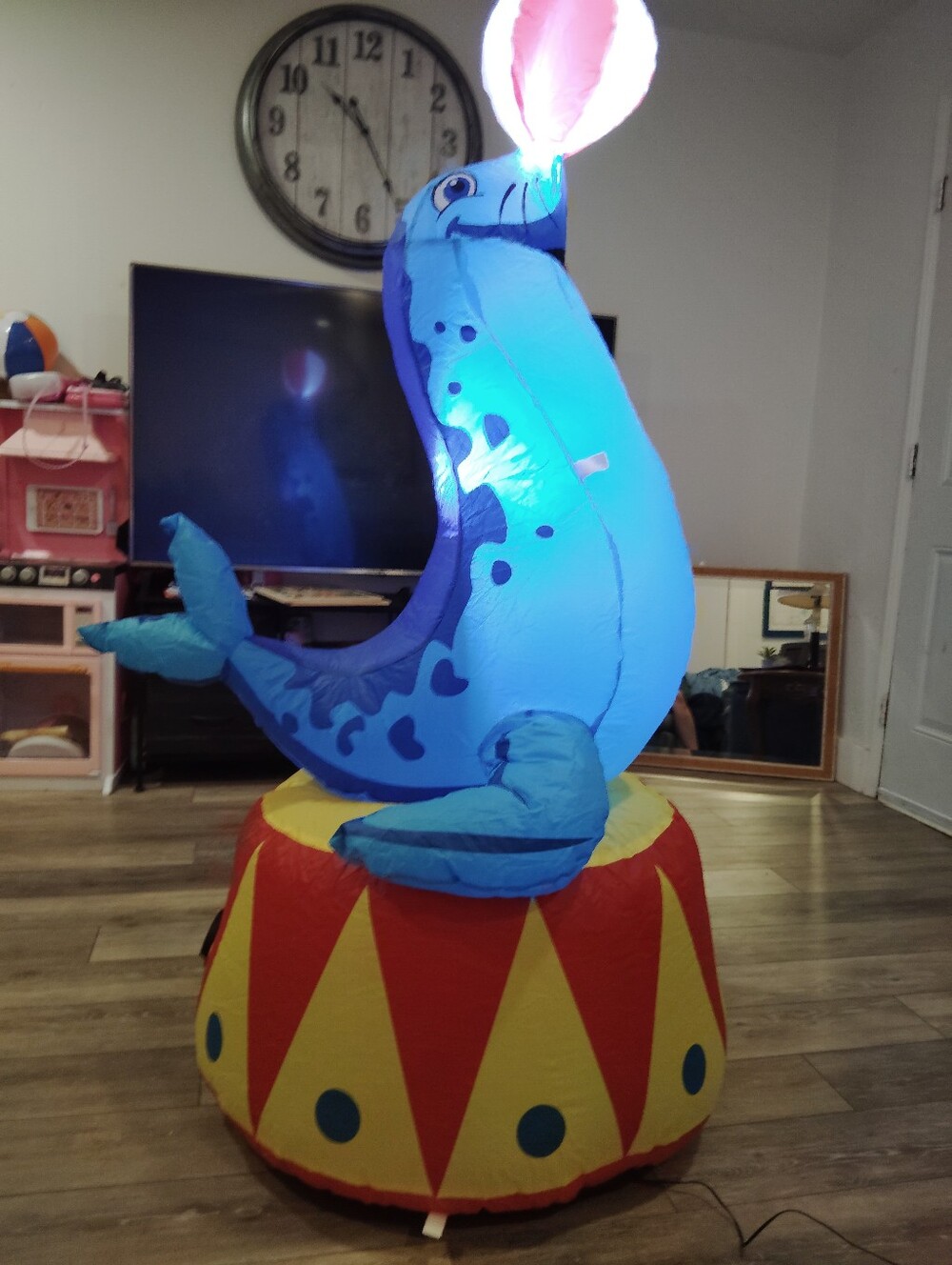 Blue Seal on Drum Inflatable Kids Toy - Light-Up Circus Seal NiB